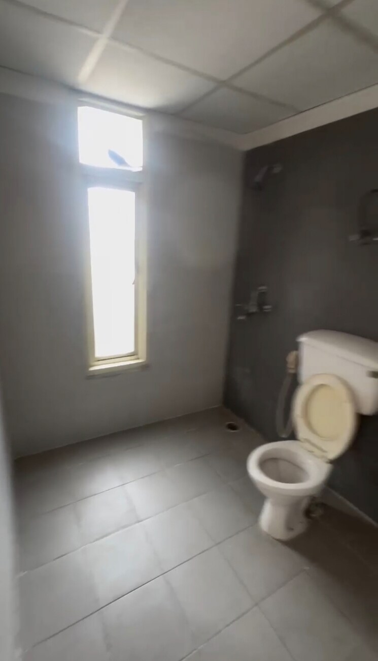 Bathroom, bulland-heights 3 Bedroom 1685 Sq.Ft. Apartment In Sain Vihar Ghaziabad 8786549