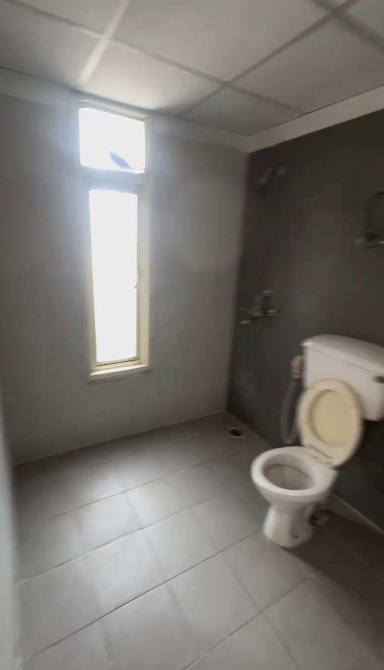 Bathroom, bulland-heights 3 Bedroom 1685 Sq.Ft. Apartment In Sain Vihar Ghaziabad 8786549