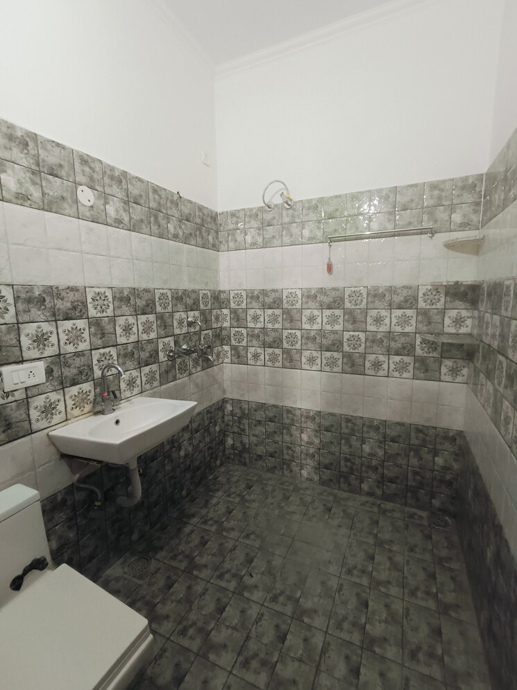 Attached Bathroom, sunny enclave 2 Bedroom 1500 Sq.Ft. Apartment In Sunny Enclave Mohali 8786559