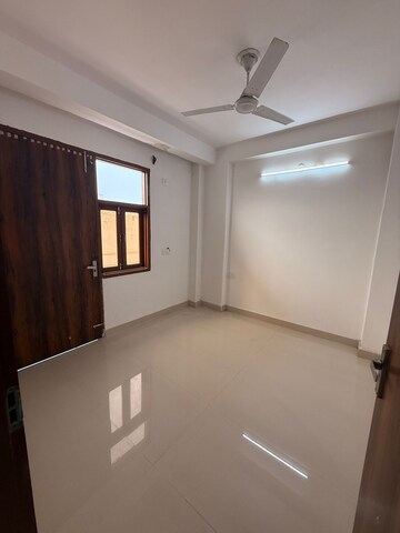 Room in 2 BHK Builder Floor at Saket – for Rent