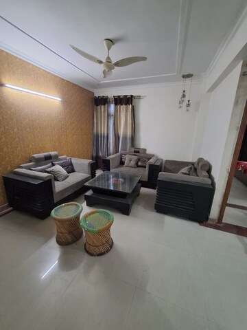 2 BHK Apartment For Rent in Vip Road