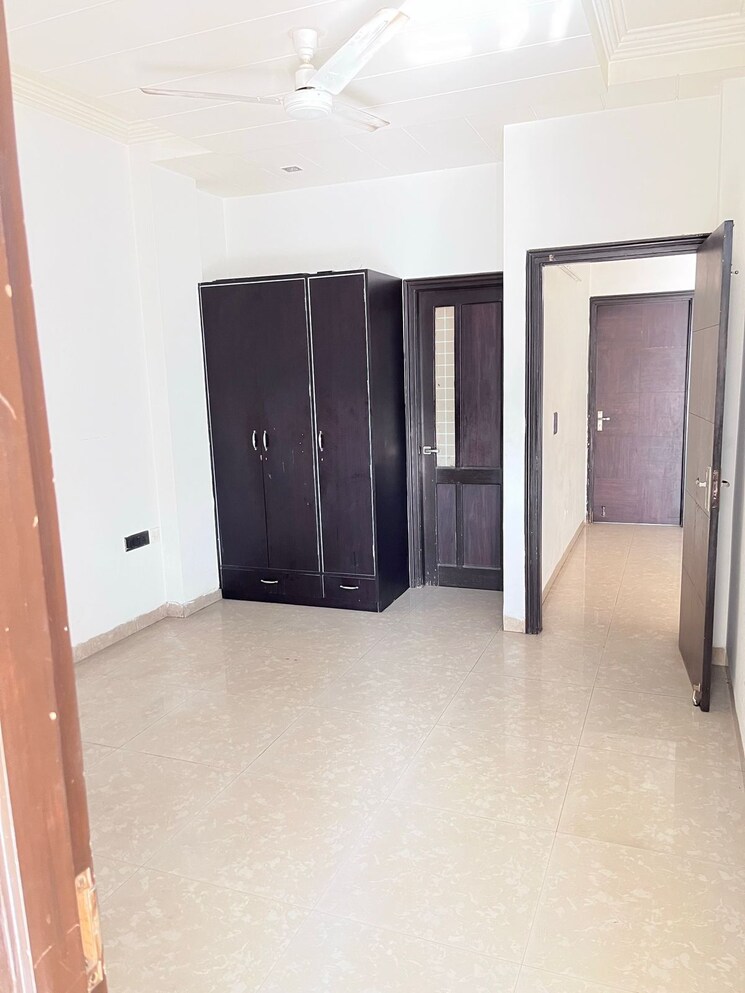 Room, rwa-chittaranjan-park-block-r 2 Bedroom 1200 Sq.Ft. Apartment In Chittaranjan Park Delhi 8786556