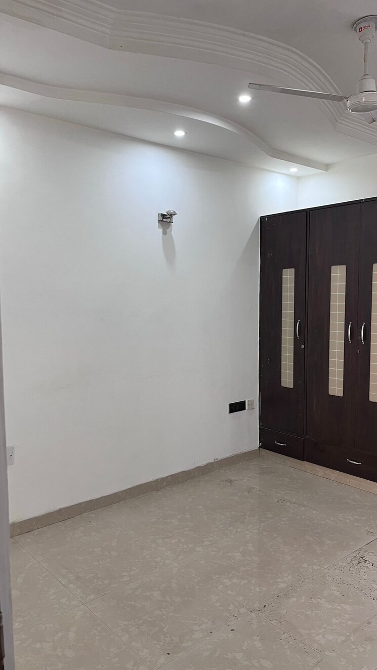 Room, rwa-chittaranjan-park-block-r 2 Bedroom 1200 Sq.Ft. Apartment In Chittaranjan Park Delhi 8786556