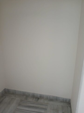 Room in 3 BHK Builder Floor at Sector 37 – for Rent