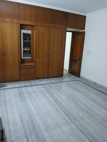 3 BHK Builder Floor For Rent in Sector 37