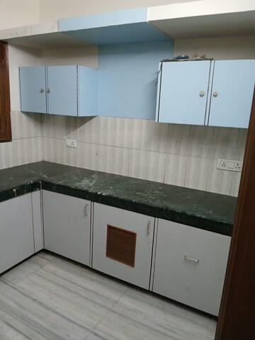 Kitchen in 3 BHK Builder Floor at Sector 37 – for Rent