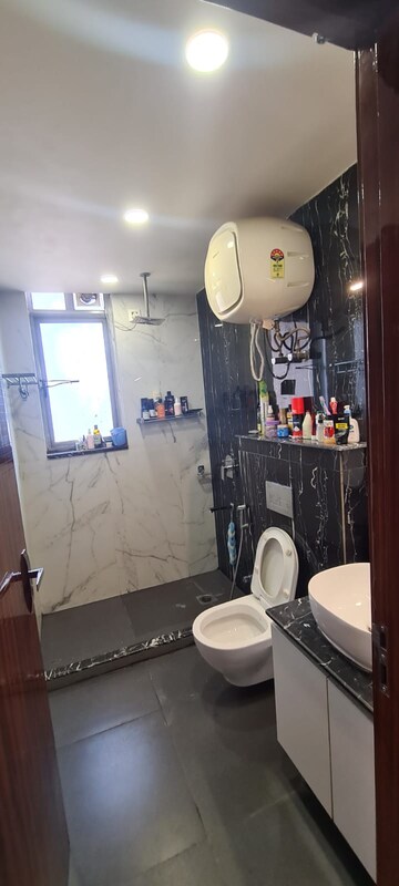 Team Area in 2 BHK Apartment at Pioneer Park Phase 1, Sector 61 – for Rent