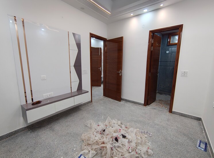 Room, rohini sector 17 2 Bedroom 52 Sq.Mt. Builder Floor In Rohini Sector 17 Delhi 8786600