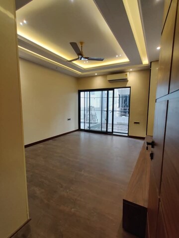 Room in 3 BHK Builder Floor at Saket – for Rent