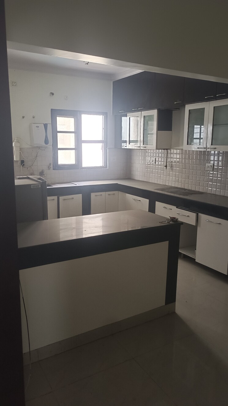 Kitchen, yamuna-bulding 3 Bedroom 1670 Sq.Ft. Apartment In Gomti Nagar Lucknow 8786631