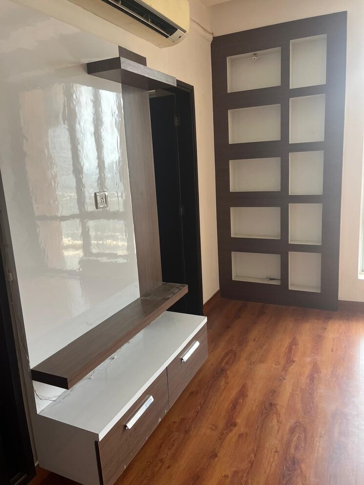 Room, pioneer-park-phase-1 3 Bedroom 1580 Sq.Ft. Apartment In Sector 61 Gurgaon 8786623