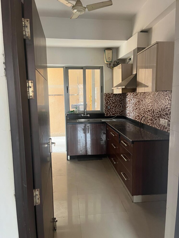 Kitchen, pioneer-park-phase-1 3 Bedroom 1580 Sq.Ft. Apartment In Sector 61 Gurgaon 8786623