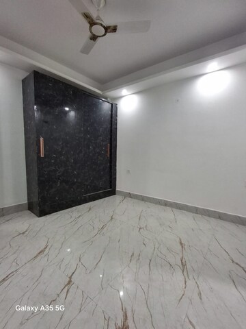 Room in 3 BHK Builder Floor at Saket – for Rent