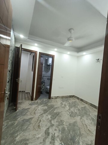 Room in 3 BHK Builder Floor at Saket – for Rent