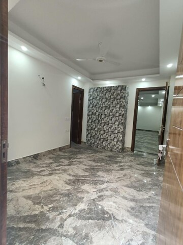 Room in 3 BHK Builder Floor at Saket – for Rent