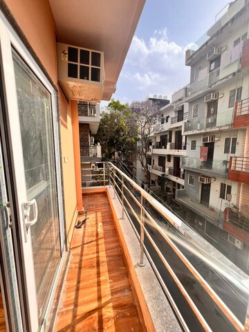 Balcony in 2 BHK Builder Floor at Sector 43 – for Rent