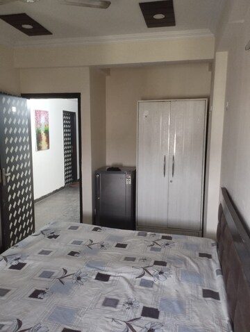 Bedroom in 1 RK Builder Floor at DLF Pink Town House, Dlf City Phase 3 – for Rent