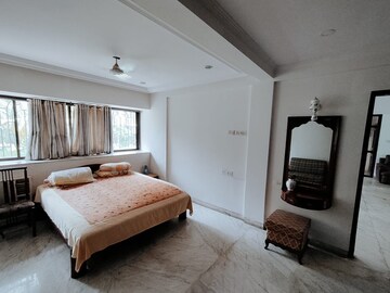 Living Room in 6+ BHK Independent House at Eden Garden Tower, Chembur – for Sale