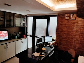 Study Room in 6+ BHK Independent House at Eden Garden Tower, Chembur – for Sale