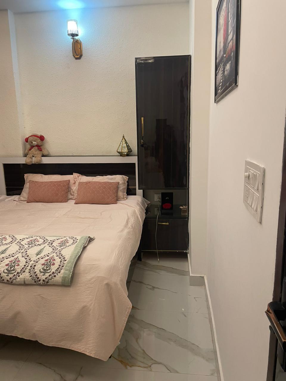 1 RkBuilder Floor For Rent in DLF Pink Town House