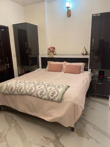 Bedroom in 1 RK Builder Floor at DLF Pink Town House, Dlf City Phase 3 – for Rent