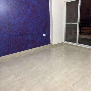 Room in 3 BHK Apartment at Exotica Fresco, Sector 137 – for Rent