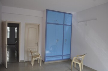 Room in 2 BHK Apartment at Gaur Atulyam, Omicron I Greater Noida – for Sale