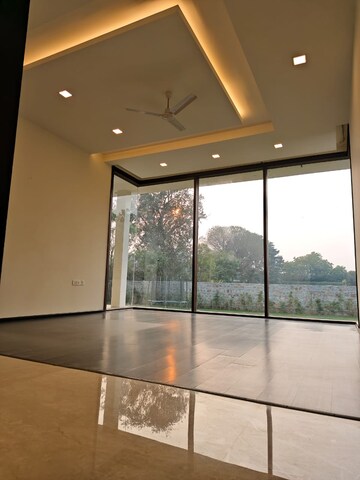 Room in 5 BHK Villa at Risland Sky Mansion, Chattarpur – for Rent