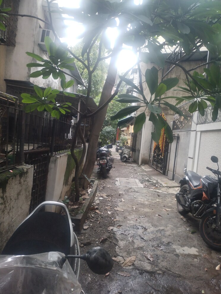  Parking, kamgar-nagar-chs-kurla-east 1 RK 300 Sq.Ft. Apartment In Kurla East Mumbai 8786770