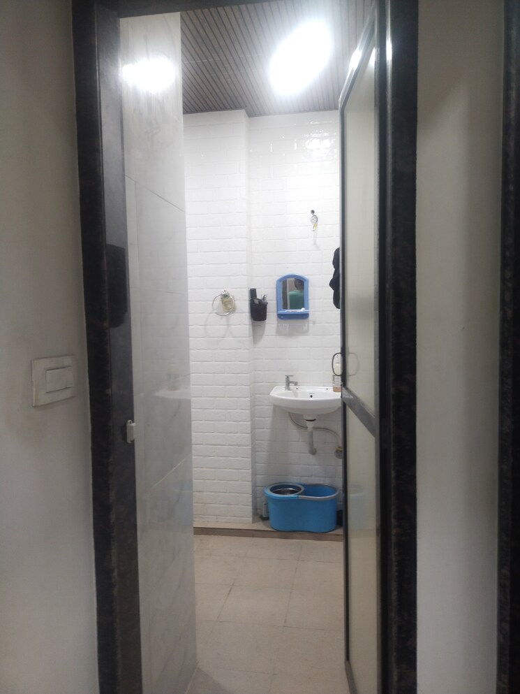 Bathroom, kamgar-nagar-chs-kurla-east 1 Bedroom 615 Sq.Ft. Apartment In Kurla East Mumbai 8786780