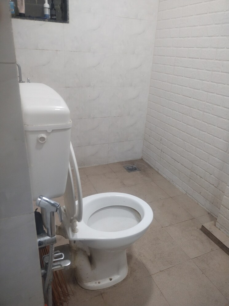 Bathroom, kamgar-nagar-chs-kurla-east 1 Bedroom 615 Sq.Ft. Apartment In Kurla East Mumbai 8786780