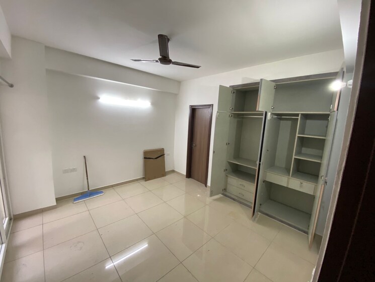 Room, sector 144 2 Bedroom 1025 Sq.Ft. Apartment In Sector 144 Noida 8786785