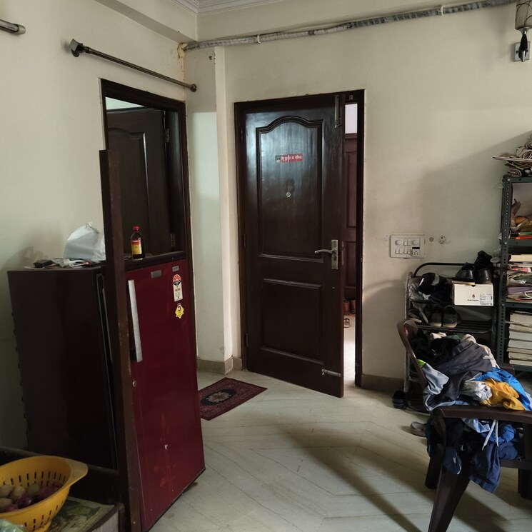 Gym, gautam nagar 1 Bedroom 600 Sq.Ft. Builder Floor In Gautam Nagar Delhi 8786792