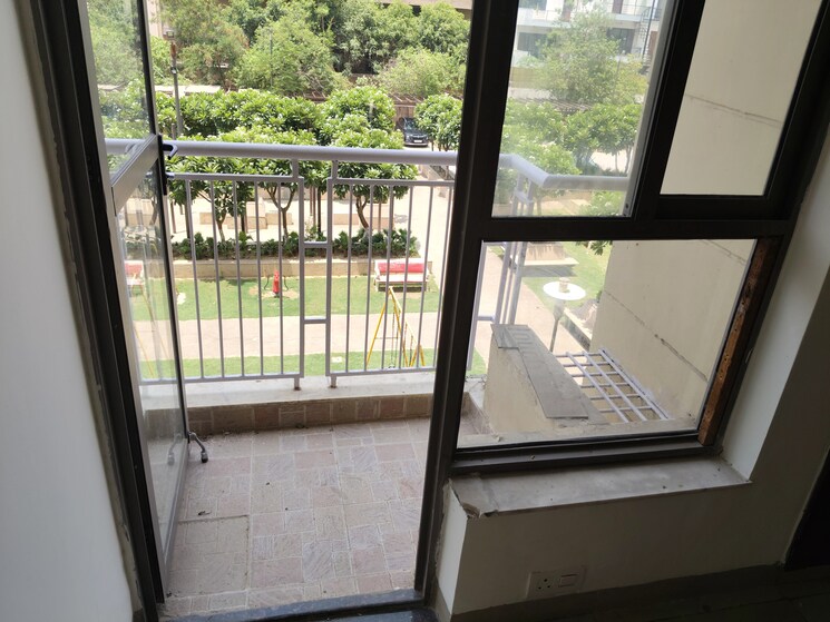 Balcony, unitech-uniworld-gardens-2 3 Bedroom 1288 Sq.Ft. Apartment In Sector 47 Gurgaon 8786254