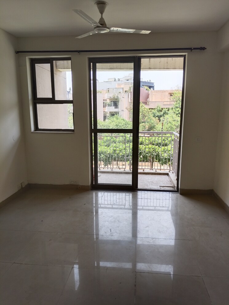 Room, unitech-uniworld-gardens-2 3 Bedroom 1288 Sq.Ft. Apartment In Sector 47 Gurgaon 8786254