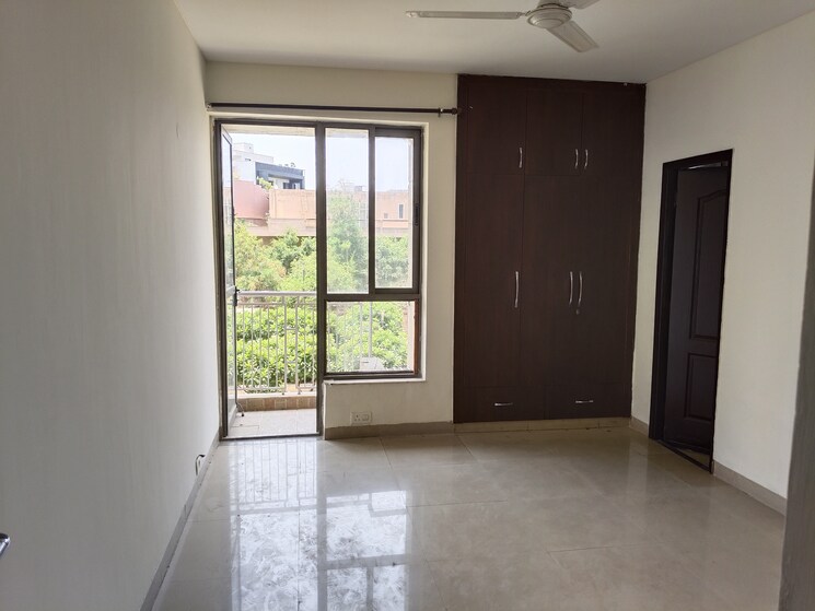 Room, unitech-uniworld-gardens-2 3 Bedroom 1288 Sq.Ft. Apartment In Sector 47 Gurgaon 8786254