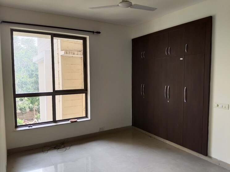 Room, unitech-uniworld-gardens-2 3 Bedroom 1288 Sq.Ft. Apartment In Sector 47 Gurgaon 8786254