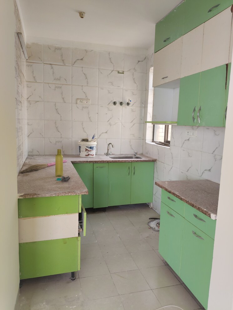 Master Bedroom, unitech-uniworld-gardens-2 2 Bedroom 997 Sq.Ft. Apartment In Sector 47 Gurgaon 8786237