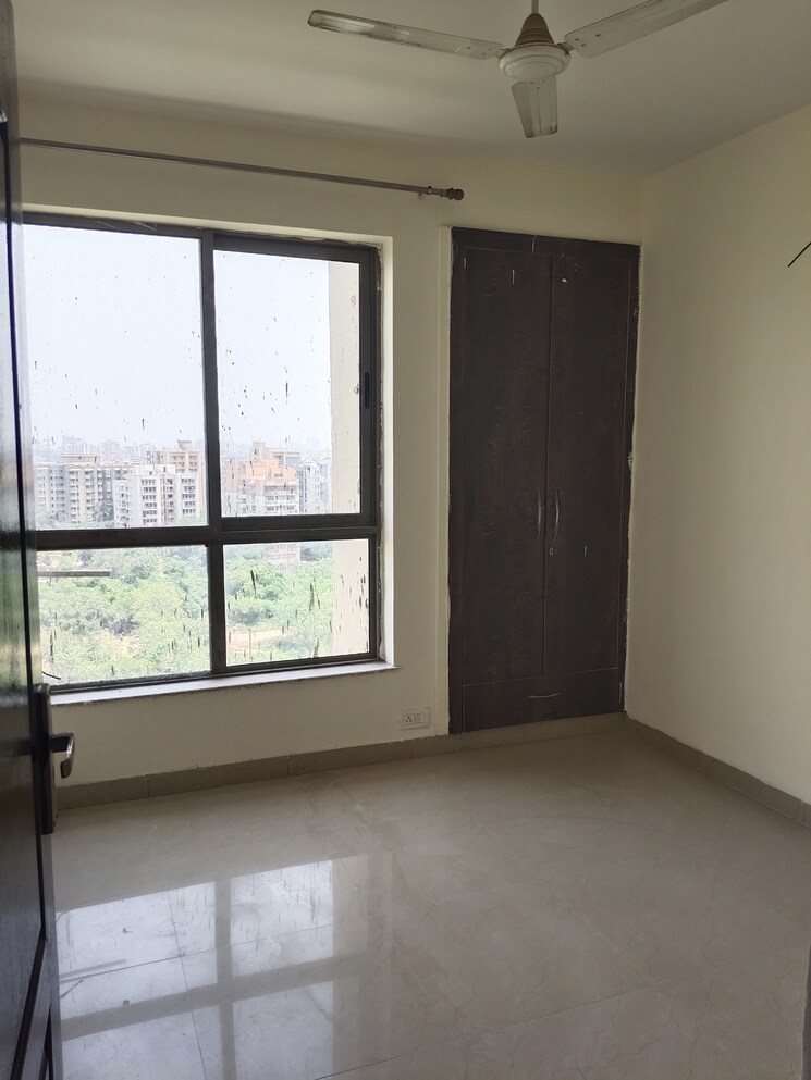 Room, unitech-uniworld-gardens-2 2 Bedroom 997 Sq.Ft. Apartment In Sector 47 Gurgaon 8786237