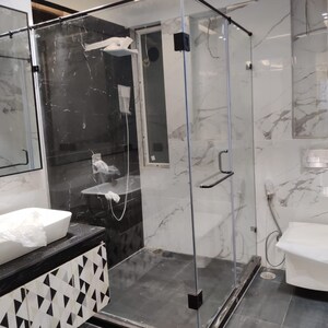 Team Area in 4 BHK Builder Floor at DLF Building 10, Dlf Cyber City – for Sale