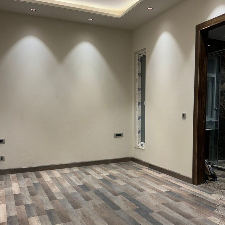 Room, dlf phase ii 4 Bedroom 300 Sq.Yd. Builder Floor In Dlf Phase ii Gurgaon 8786859