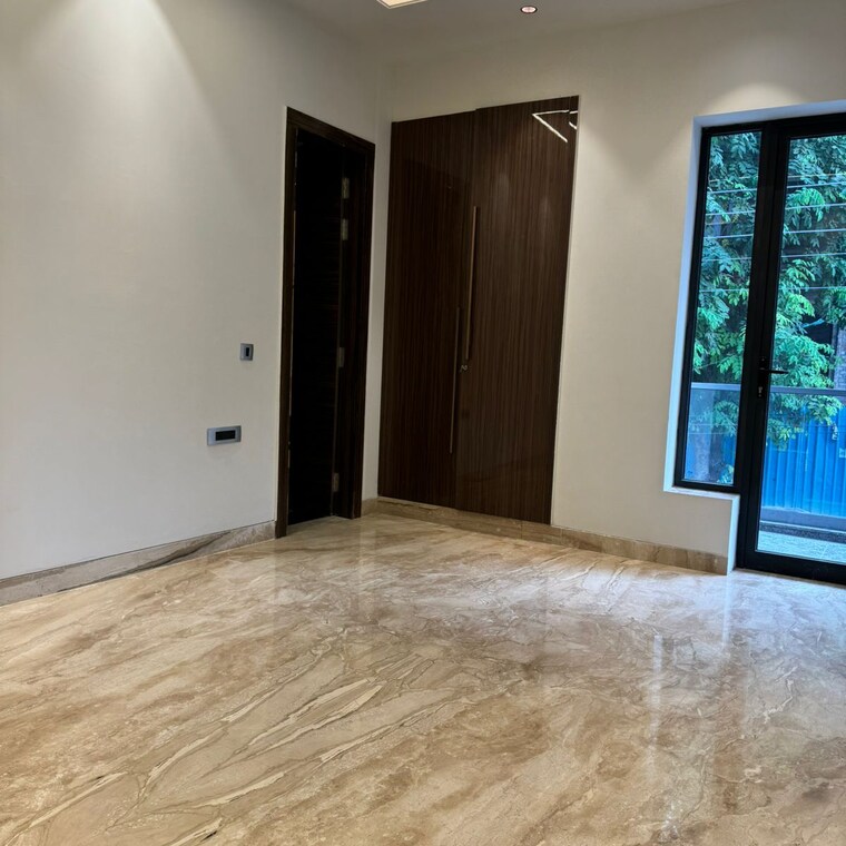 Room, dlf phase ii 4 Bedroom 300 Sq.Yd. Builder Floor In Dlf Phase ii Gurgaon 8786859