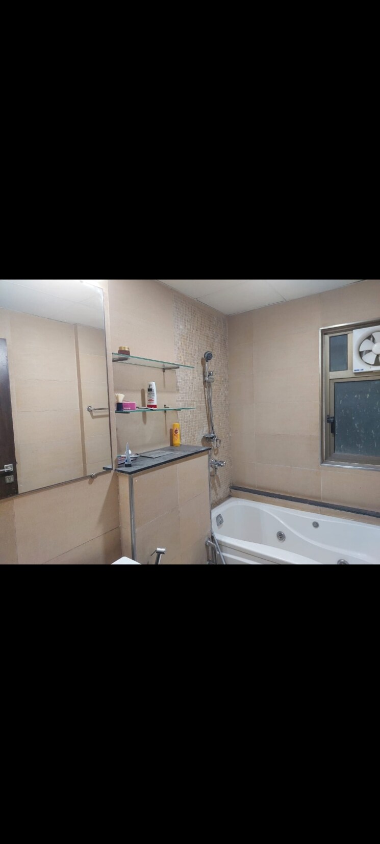 Bathroom, dhoot-time-residency 3 Bedroom 1642 Sq.Ft. Apartment In Sector 63 Gurgaon 8786858