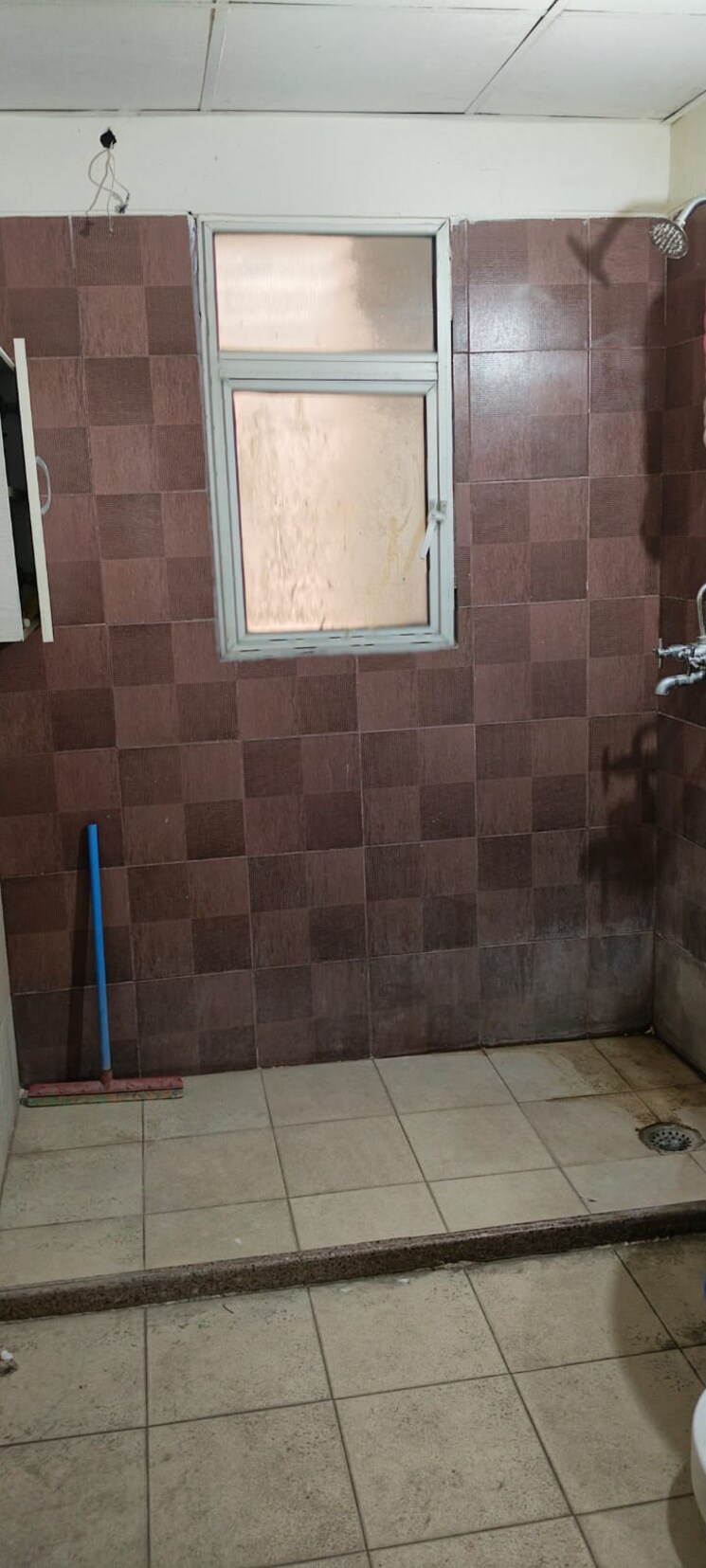 Bathroom, mahagun-mascot-phase-v 2 Bedroom 1230 Sq.Ft. Apartment In Dundahera Ghaziabad 8786880