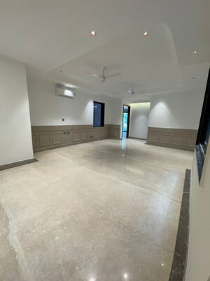 Room in 4 BHK Builder Floor at Ansal Sushant Lok I, Sector 43 – for Sale