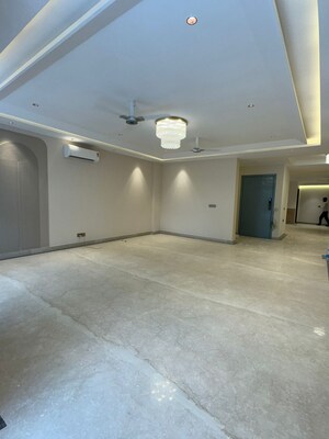 Room in 4 BHK Builder Floor at Ansal Sushant Lok I, Sector 43 – for Sale