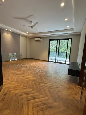 Bedroom in 4 BHK Builder Floor at Ansal Sushant Lok I, Sector 43 – for Sale