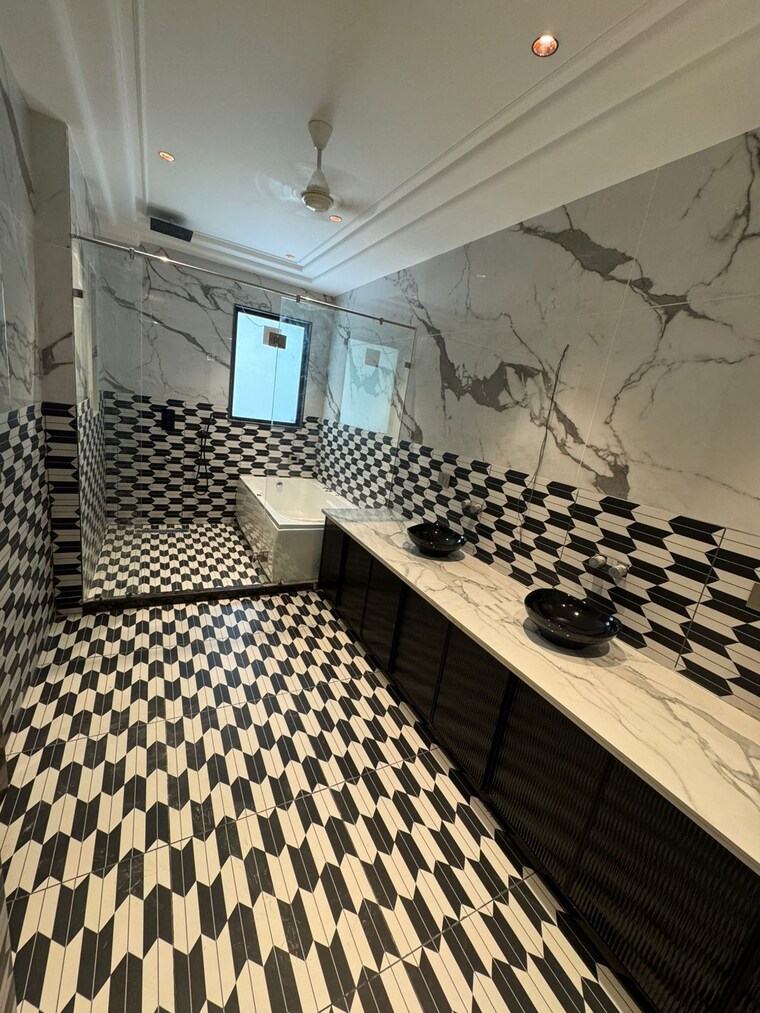 Attached Bathroom, ansal-sushant-lok-i 4 Bedroom 502 Sq.Yd. Builder Floor In Sector 43 Gurgaon 8786885