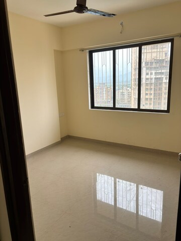 Room in 2 BHK Apartment at Pushpanjali Heights, Owale – for Rent