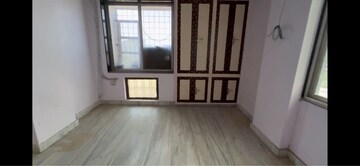 Room in 4 BHK Apartment at New Ahinsapuri – for Sale